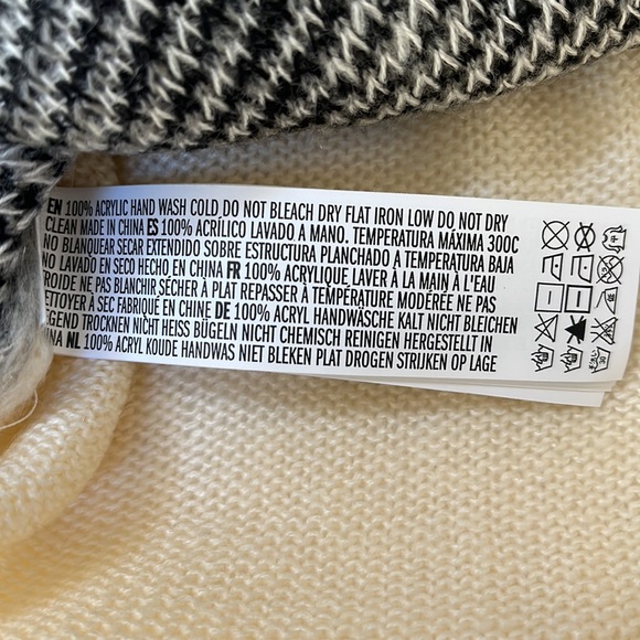 NEW Forever 21 Contemporary Plaid Sweater, size M NWT - Picture 5 of 8